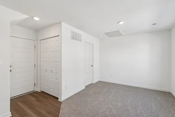 $399,990 | 553 Yosemite Way, Mundelein, IL 60060