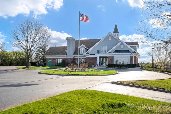 $399,990 | 553 Yosemite Way, Mundelein, IL 60060