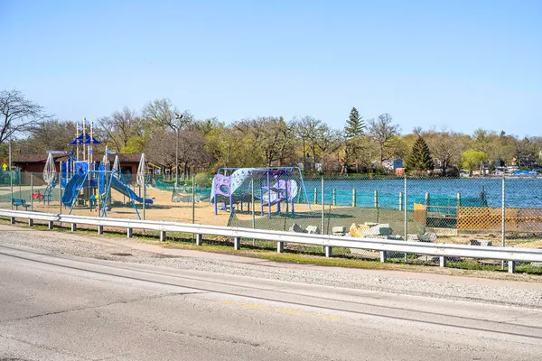 $399,990 | 553 Yosemite Way, Mundelein, IL 60060