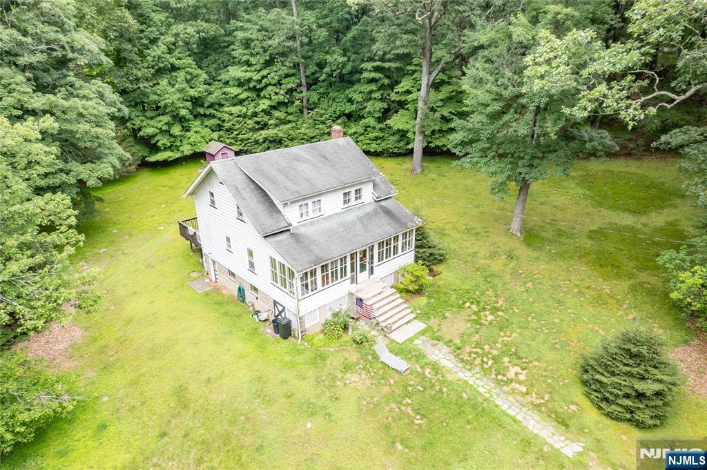 121 Townsend Road Wanaque, NJ 07465 - Photo 3 of 39
