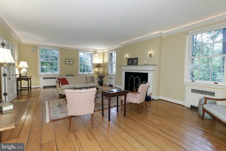 3820 Reno Road Northwest Washington, DC 20008 - Photo 4 of 6 Living Room