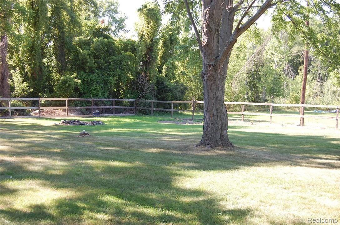 27004 Inkster Road Flat Rock, MI 48134 - Photo 35 of 36 DSC_0046.JPG