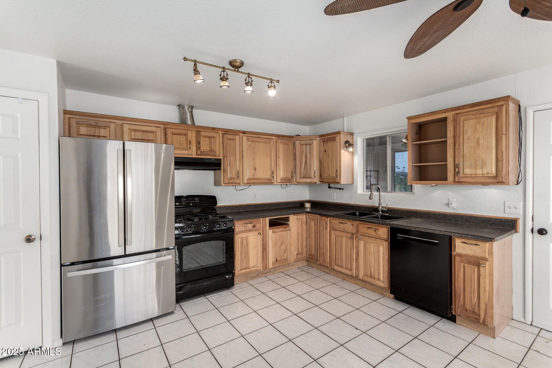 214 West June Circle Mesa, AZ 85201 - Photo 11 of 34 10-June