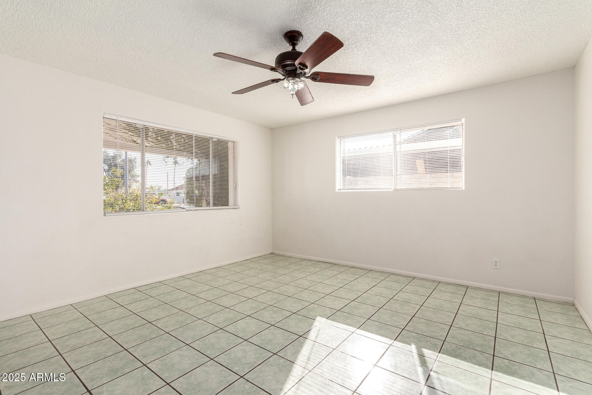 214 West June Circle Mesa, AZ 85201 - Photo 8 of 34 07-June