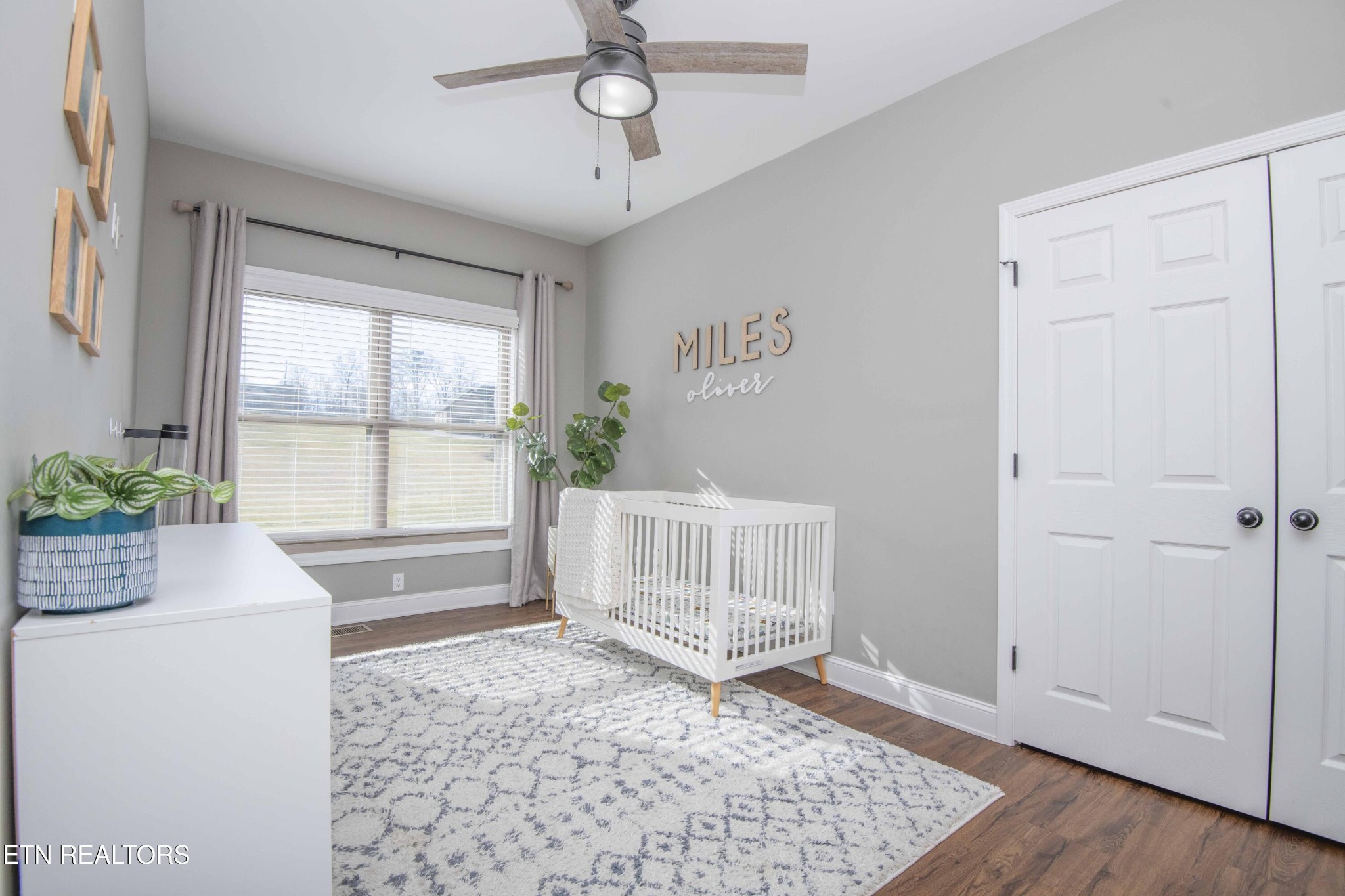 1562 Pullen Road Sevierville, TN 37862 - Photo 38 of 53 a room that has a window in it