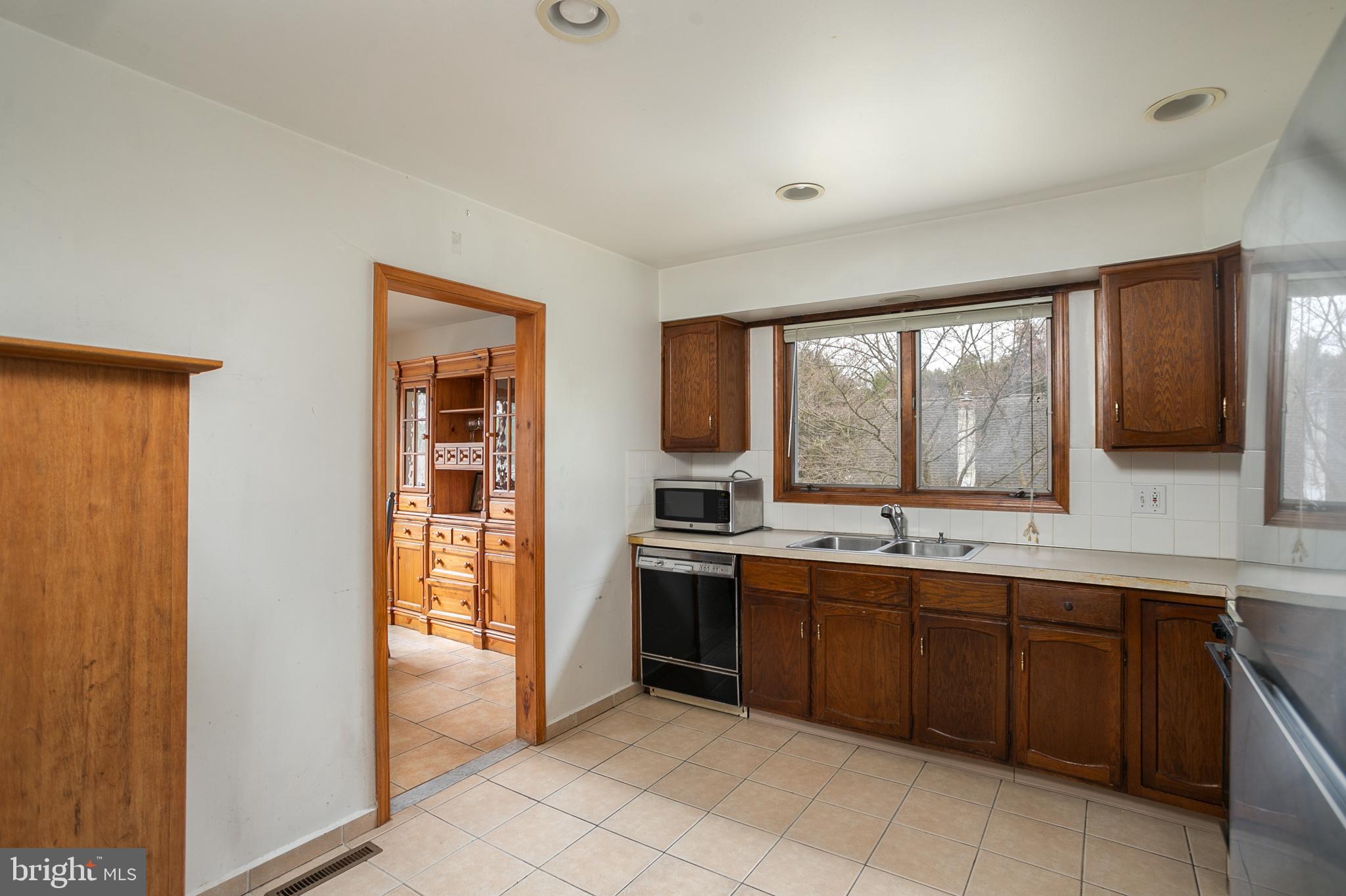 286 Greentree Road Sewell, NJ 08080 - Photo 17 of 40