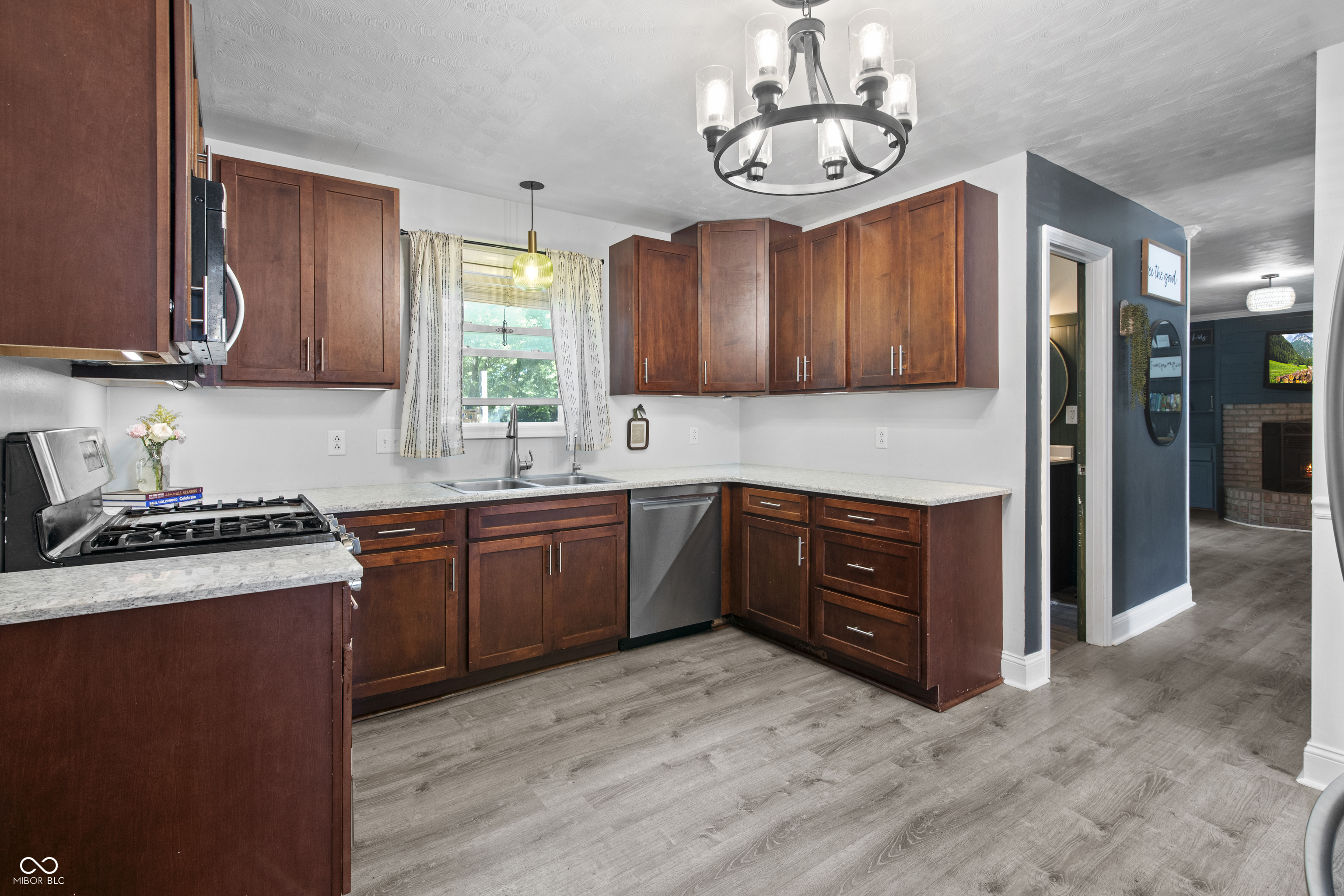 4230 Five Points Road Indianapolis, IN 46239 - Photo 10 of 58