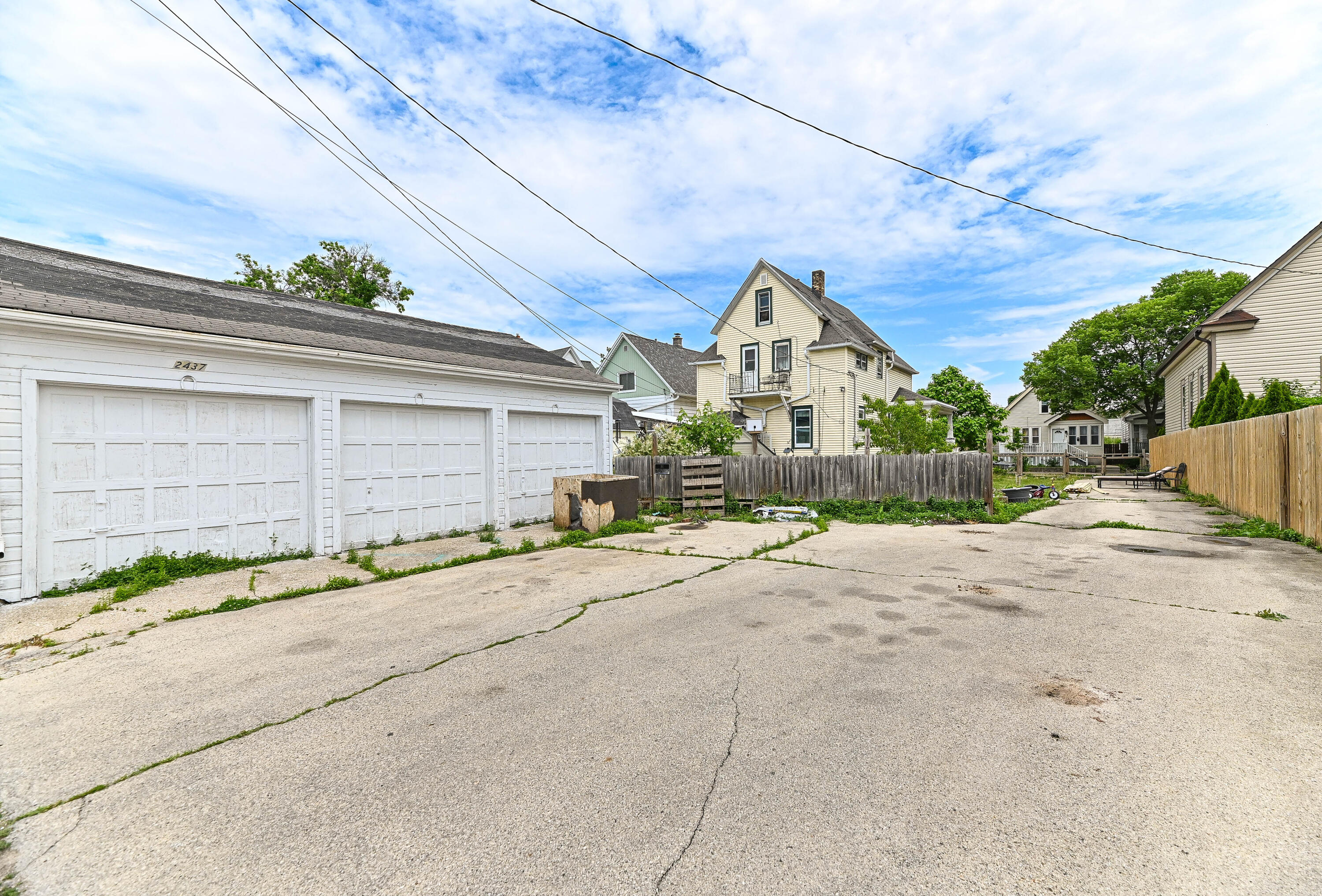2437 South 29th Street Milwaukee, WI 53215 - Photo 28 of 28 3 car garage