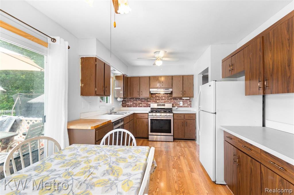 4090 Gleason Road Waterford, MI 48329 - Photo 4 of 21