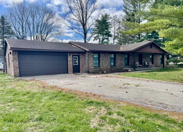 $320,000 | 700 Albin Pond Road, Greencastle, IN 46135