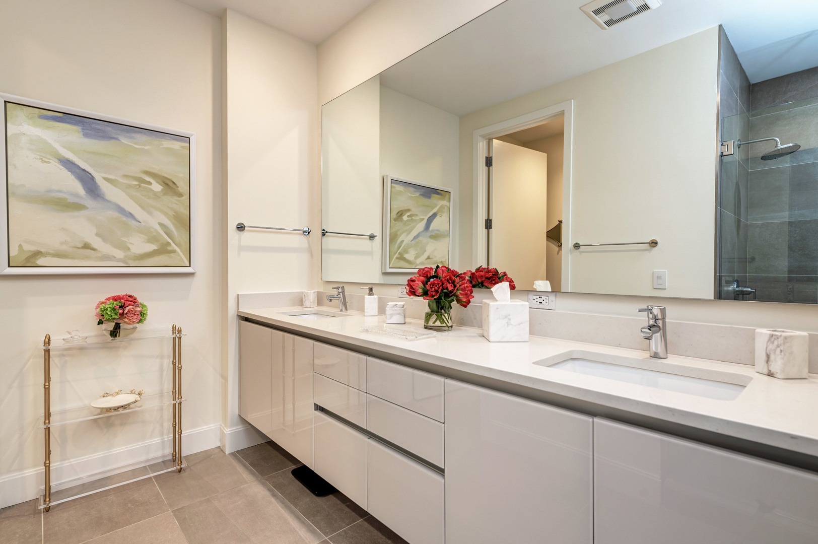 28 North Carpenter Street, Unit 3S Chicago, IL 60607 - Photo 23 of 37 a bathroom with a double vanity sink mirror and double