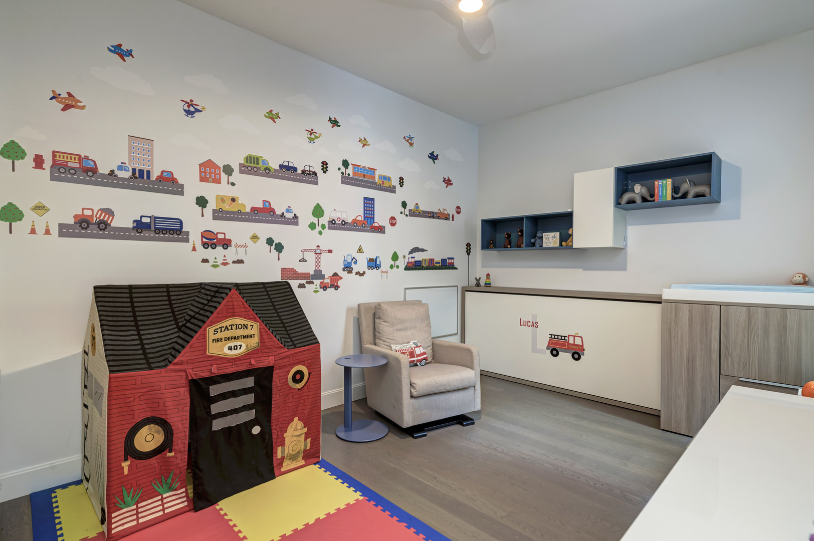 28 North Carpenter Street, Unit 3S Chicago, IL 60607 - Photo 34 of 37 a utility room with fridge and washer