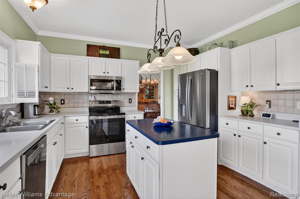 1765 Hawthorne Ridge Walled Lake, MI 48390 - Photo 25 of 46 Gallery Image 25
