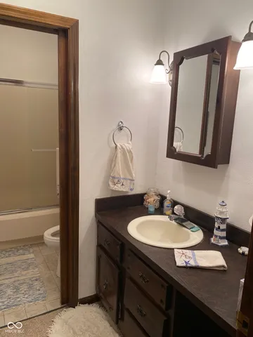 $995,000 | 8329 South 300 West, Pendleton, IN 46064