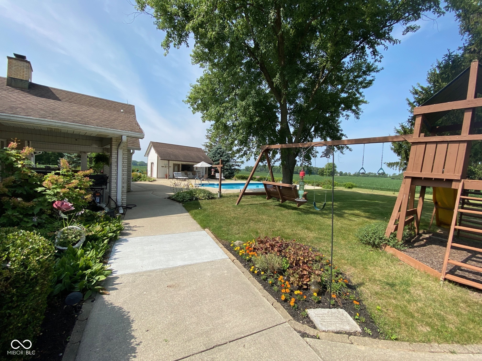 8329 South 300 West Pendleton, IN 46064 - Photo 3 of 44