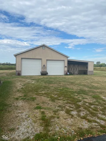 $995,000 | 8329 South 300 West, Pendleton, IN 46064