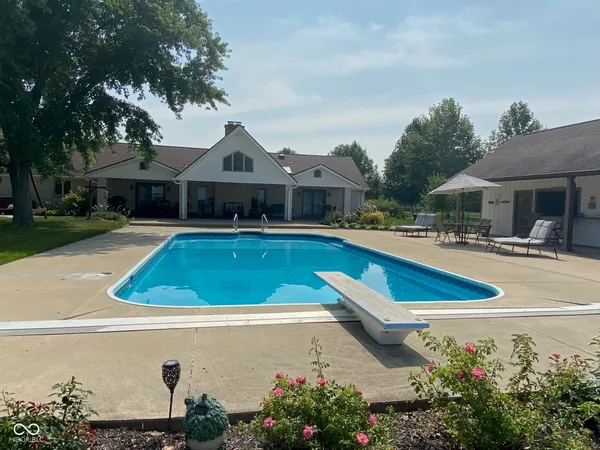 $995,000 | 8329 South 300 West, Pendleton, IN 46064