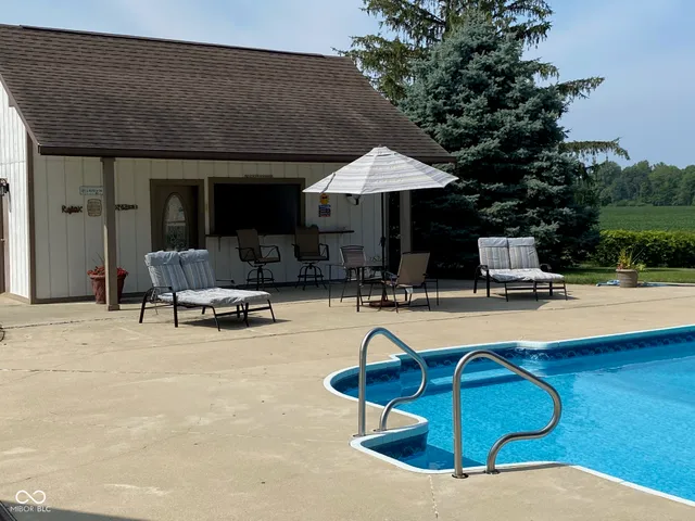 $995,000 | 8329 South 300 West, Pendleton, IN 46064