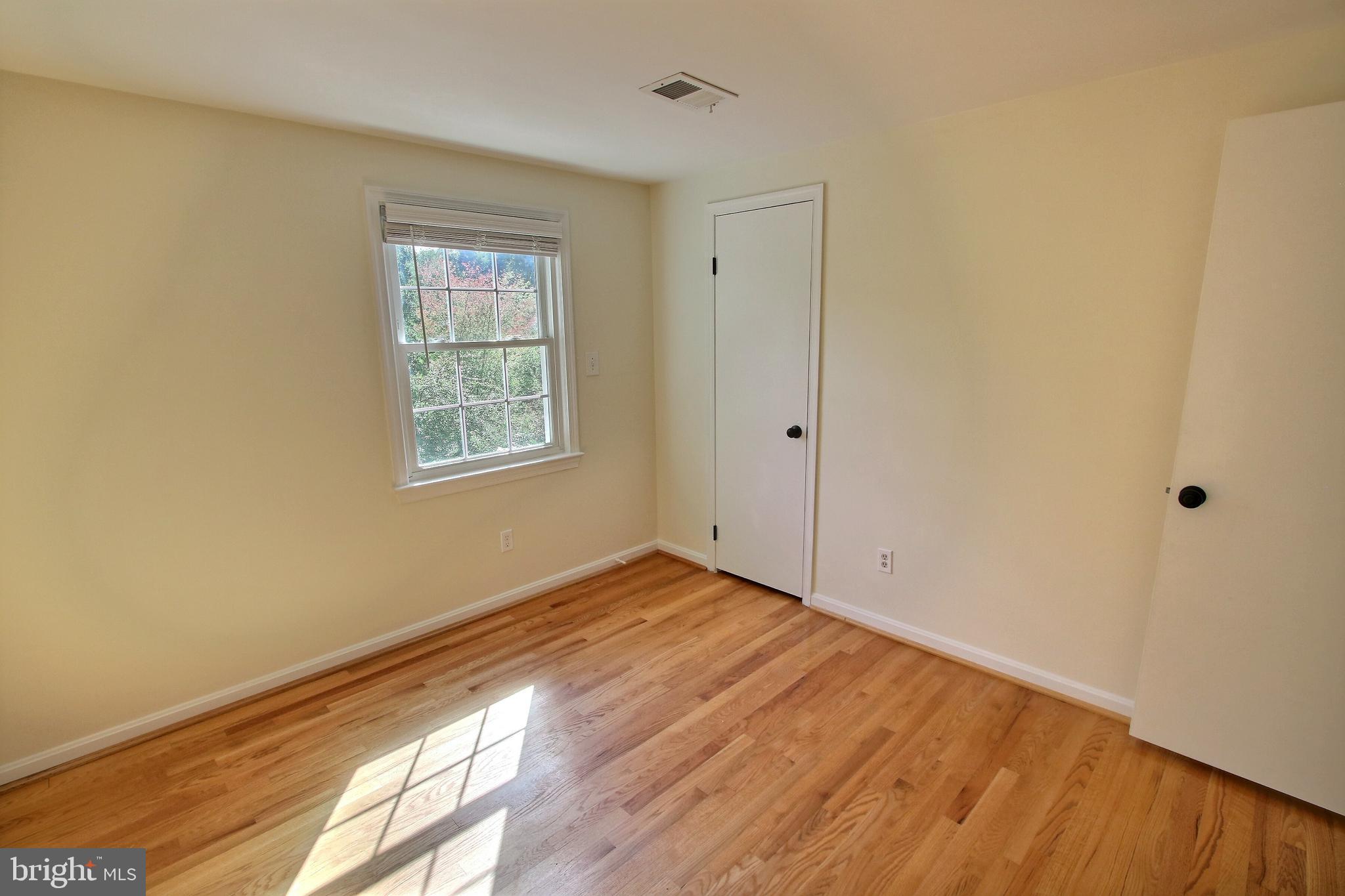 9853 Canal Road Gaithersburg, MD 20886 - Photo 31 of 56 Gallery Image 31