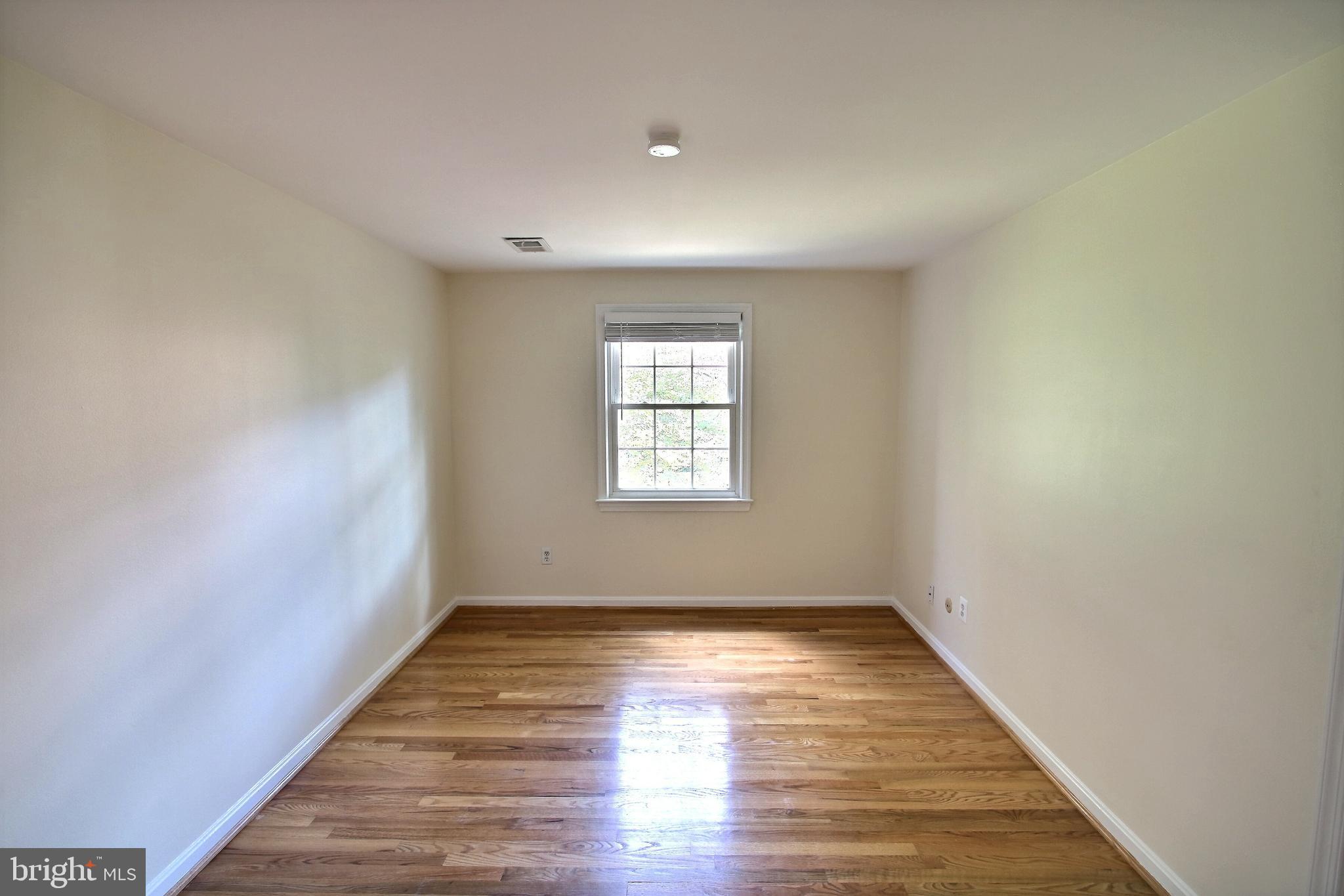 9853 Canal Road Gaithersburg, MD 20886 - Photo 42 of 56 Gallery Image 42