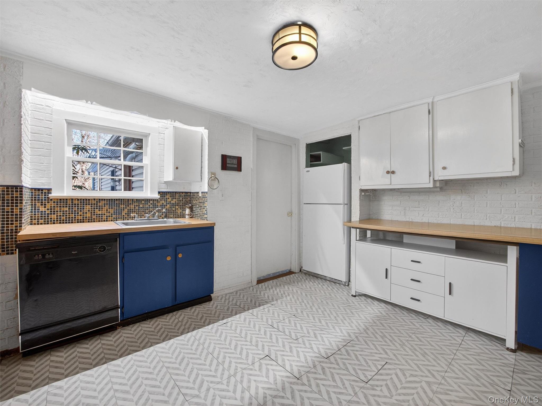 325 Haverstraw Road Montebello, NY 10901 - Photo 14 of 33