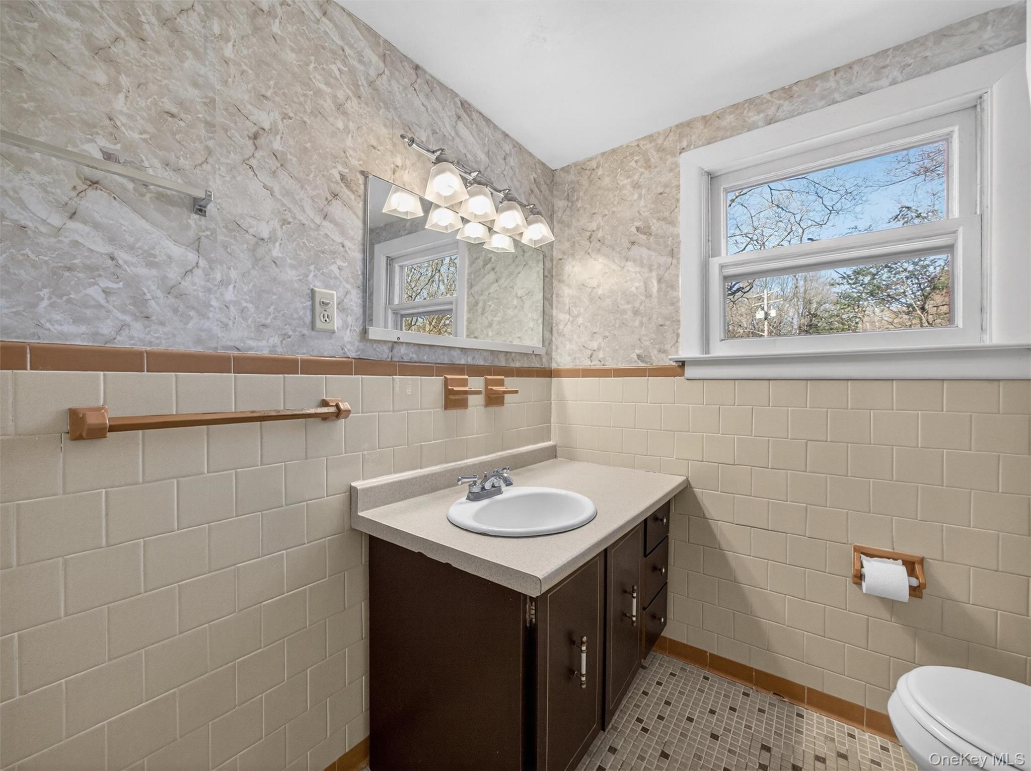 325 Haverstraw Road Montebello, NY 10901 - Photo 20 of 33