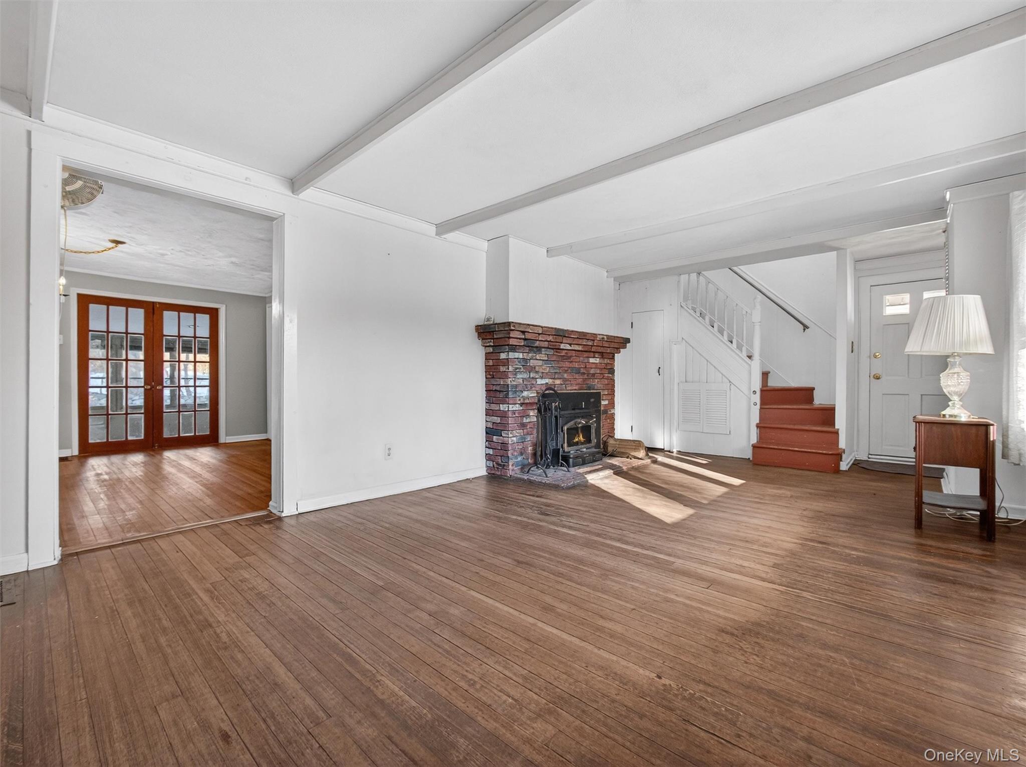 325 Haverstraw Road Montebello, NY 10901 - Photo 5 of 33