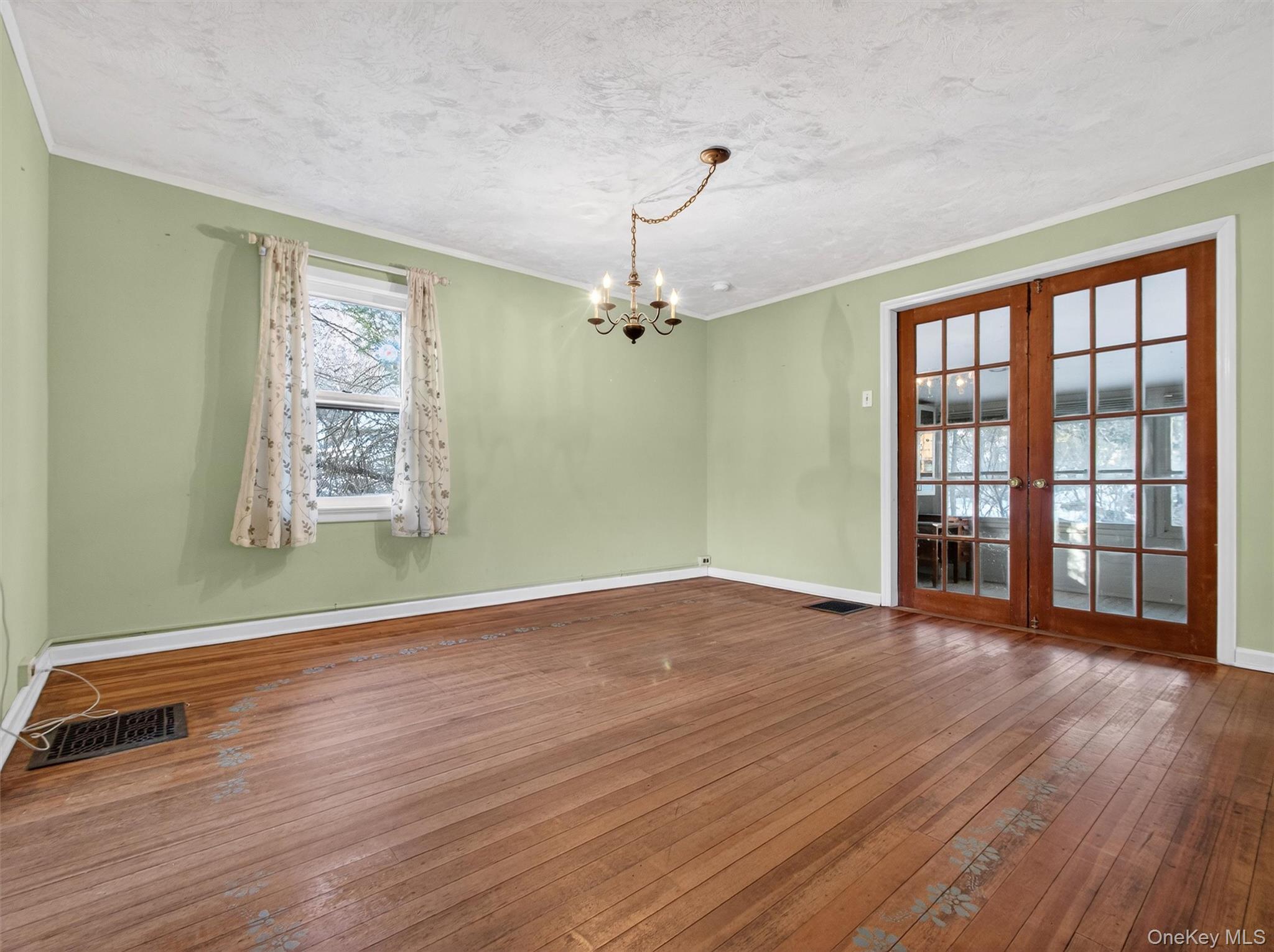 325 Haverstraw Road Montebello, NY 10901 - Photo 8 of 33