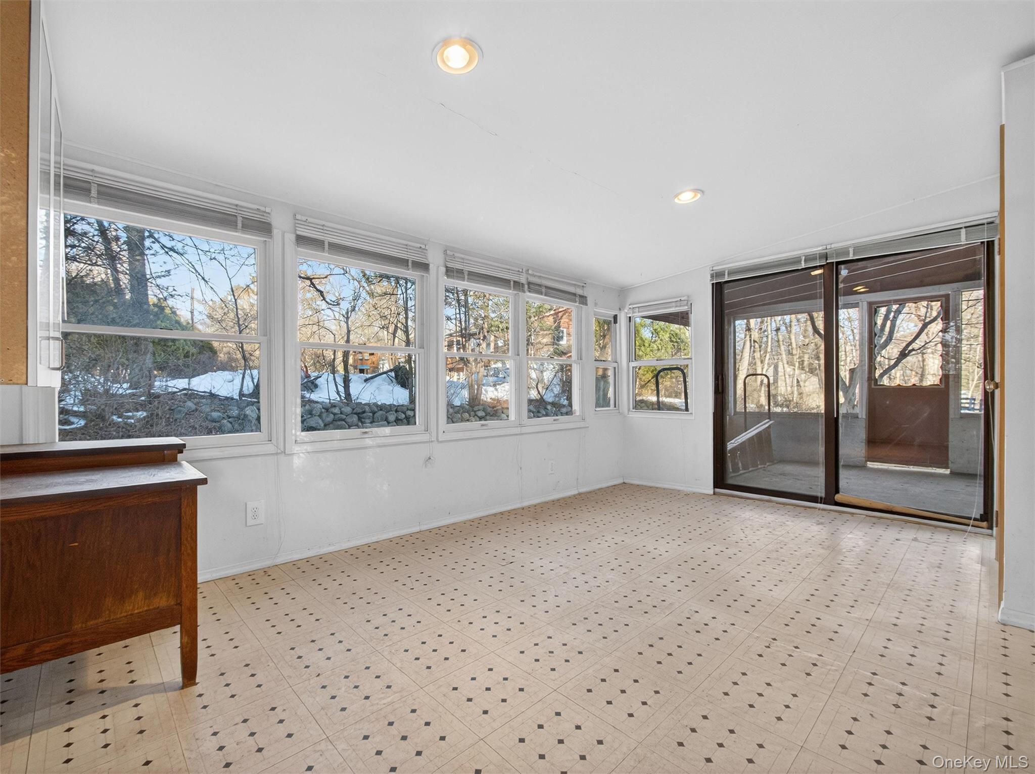 325 Haverstraw Road Montebello, NY 10901 - Photo 9 of 33