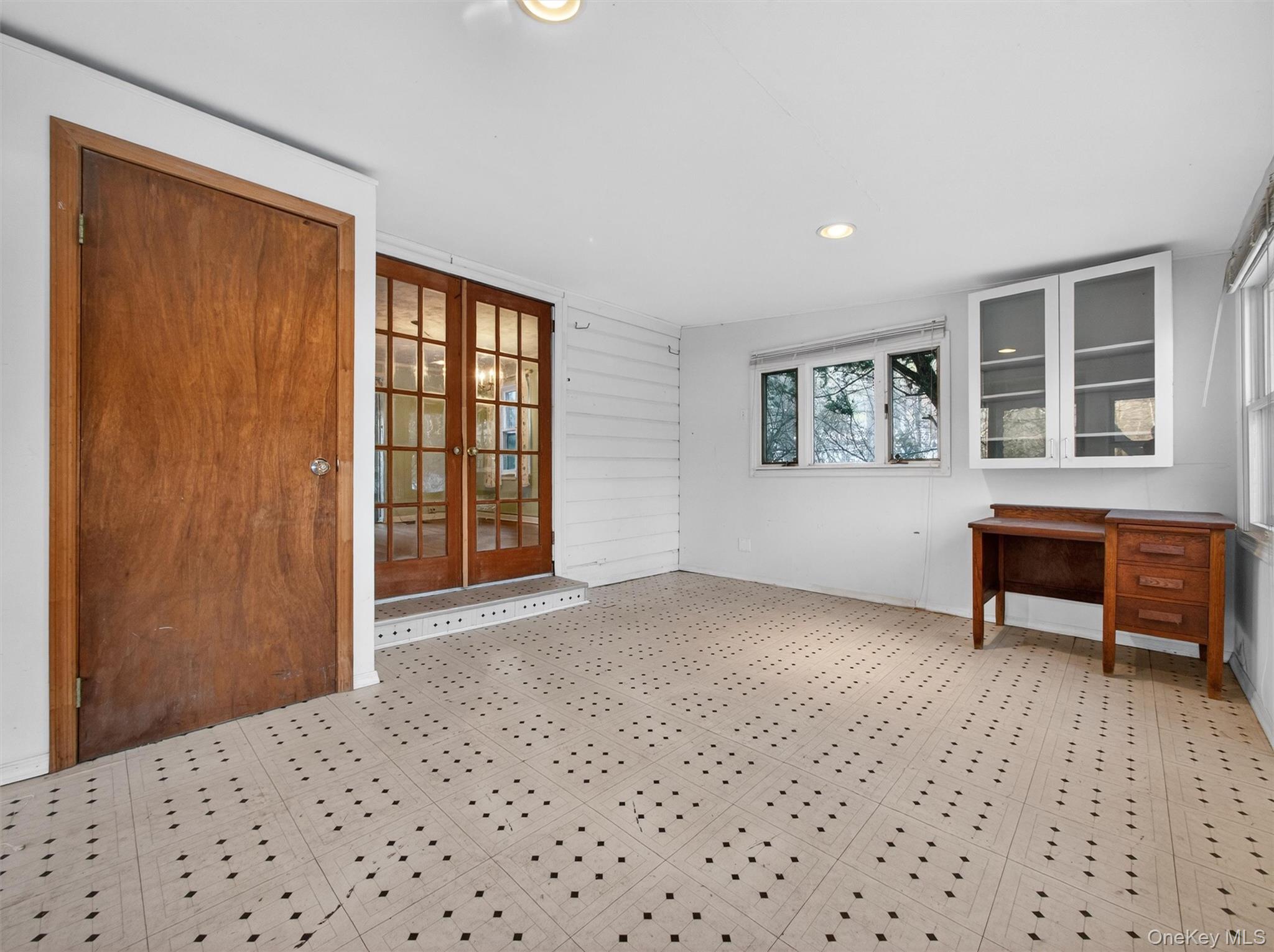 325 Haverstraw Road Montebello, NY 10901 - Photo 10 of 33