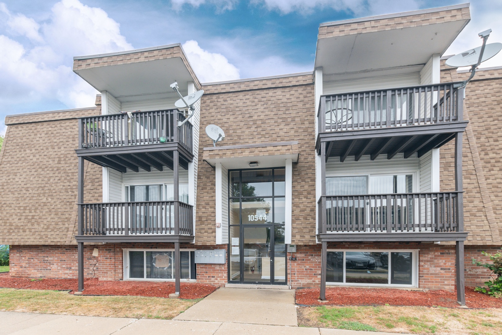 10544 Brooks Lane, Unit B2 Chicago Ridge, IL 60415 - Photo 1 of 12