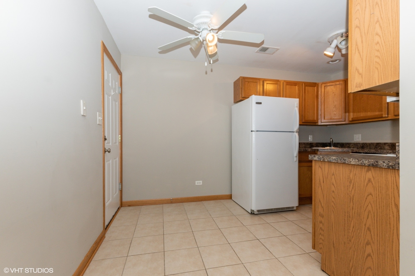 10544 Brooks Lane, Unit B2 Chicago Ridge, IL 60415 - Photo 4 of 12