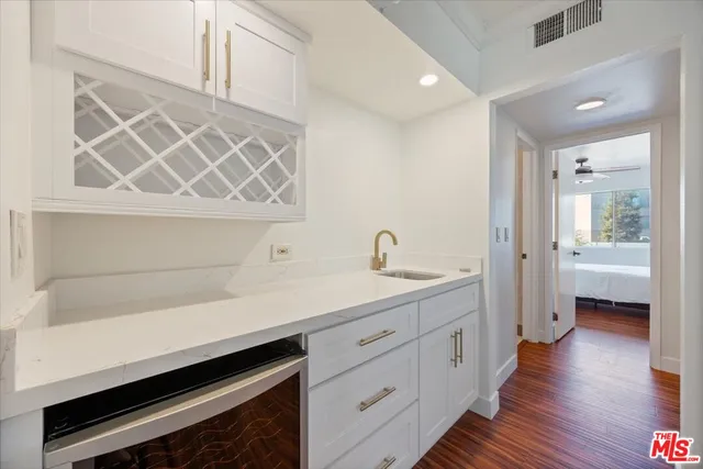 $4,650 | 11848 Moorpark Street, Unit A, Studio City, CA 91604