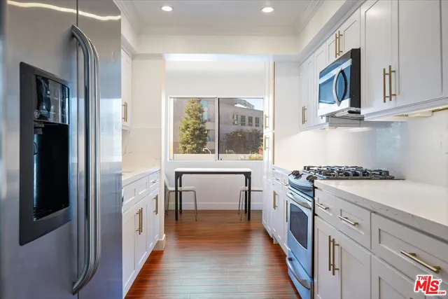 $4,650 | 11848 Moorpark Street, Unit A, Studio City, CA 91604