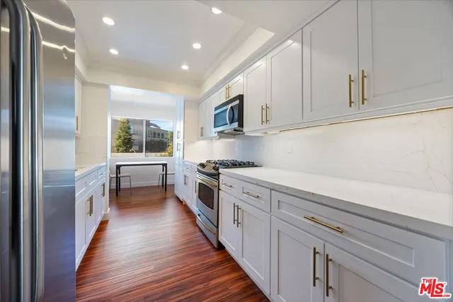 $4,650 | 11848 Moorpark Street, Unit A, Studio City, CA 91604