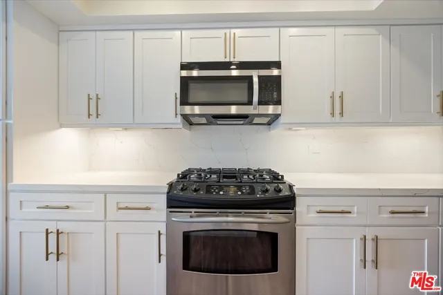 $4,650 | 11848 Moorpark Street, Unit A, Studio City, CA 91604