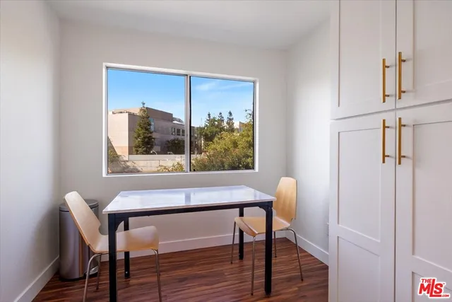 $4,650 | 11848 Moorpark Street, Unit A, Studio City, CA 91604