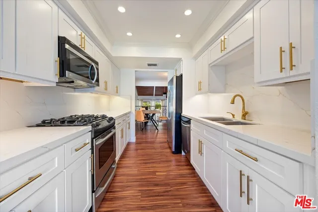 $4,650 | 11848 Moorpark Street, Unit A, Studio City, CA 91604