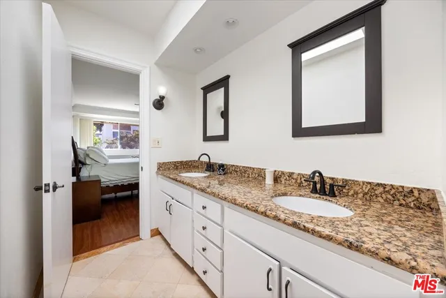 $4,650 | 11848 Moorpark Street, Unit A, Studio City, CA 91604