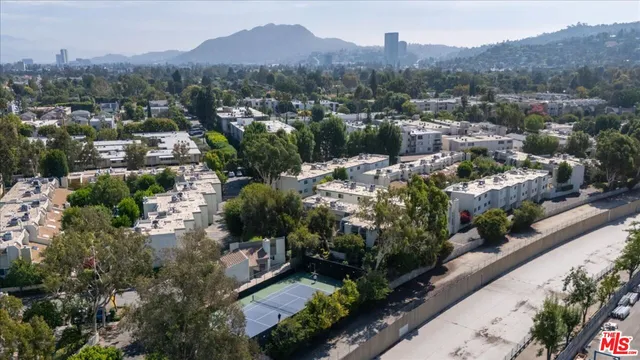 $4,650 | 11848 Moorpark Street, Unit A, Studio City, CA 91604