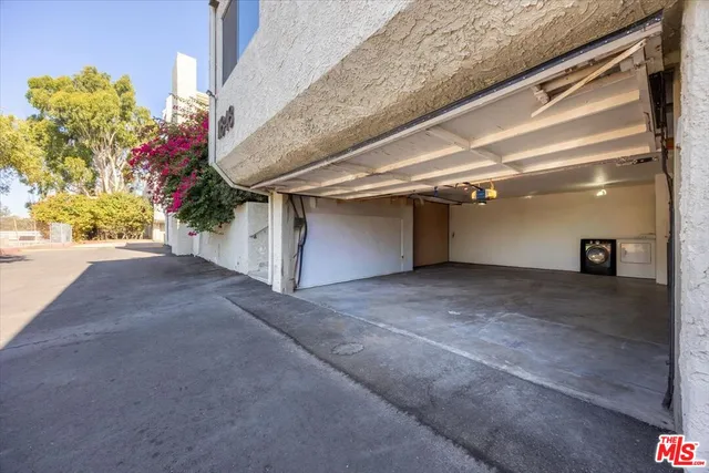$4,650 | 11848 Moorpark Street, Unit A, Studio City, CA 91604