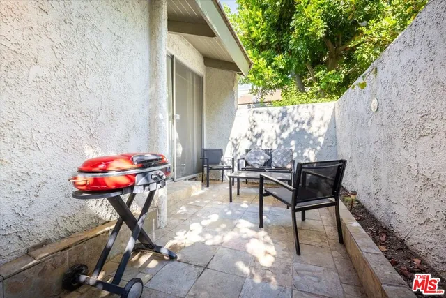 $4,650 | 11848 Moorpark Street, Unit A, Studio City, CA 91604