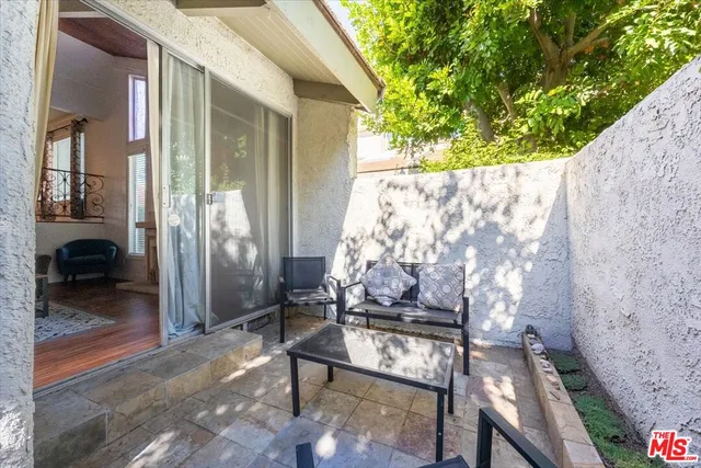 $4,650 | 11848 Moorpark Street, Unit A, Studio City, CA 91604