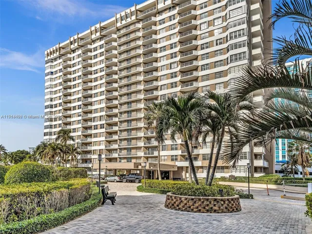 $2,600 | 1965 South Ocean Drive, Unit 10M, Hallandale Beach, FL 33009