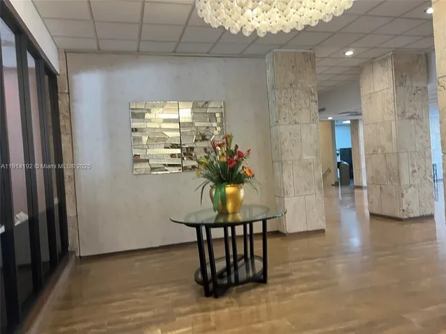 a view of entryway with livingroom