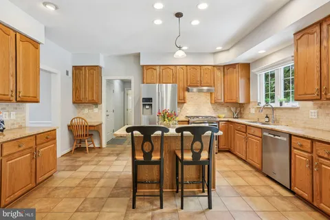 $799,900 | 11208 Yardley Place, Ijamsville, MD 21754