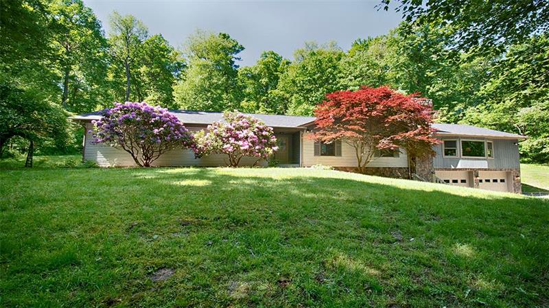 490 Leslie Road Valencia, PA 16059 - Photo 1 of 25 Gallery Image 1