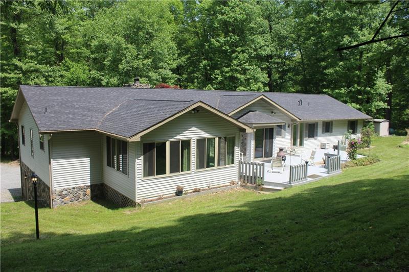 490 Leslie Road Valencia, PA 16059 - Photo 2 of 25 Gallery Image 2