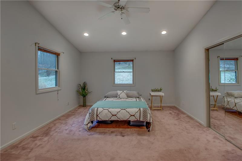 490 Leslie Road Valencia, PA 16059 - Photo 15 of 25 Gallery Image 15