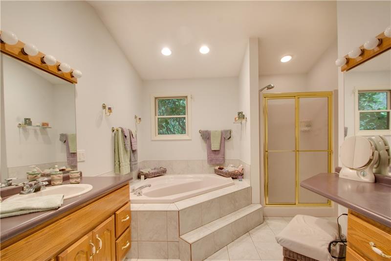 490 Leslie Road Valencia, PA 16059 - Photo 16 of 25 Gallery Image 16